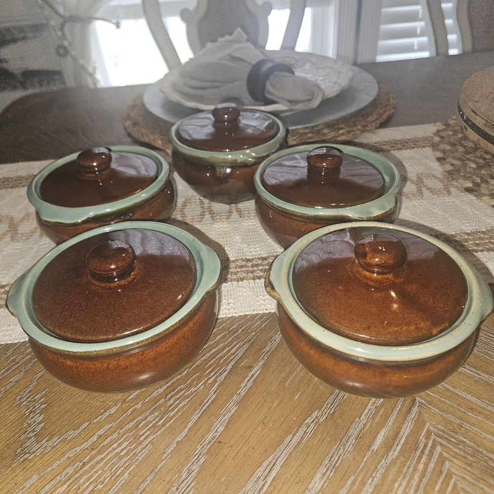 Set of 5 Vintage 1940s Red Wing Provincial Oomph Individual Ceramic Bowls Lidded